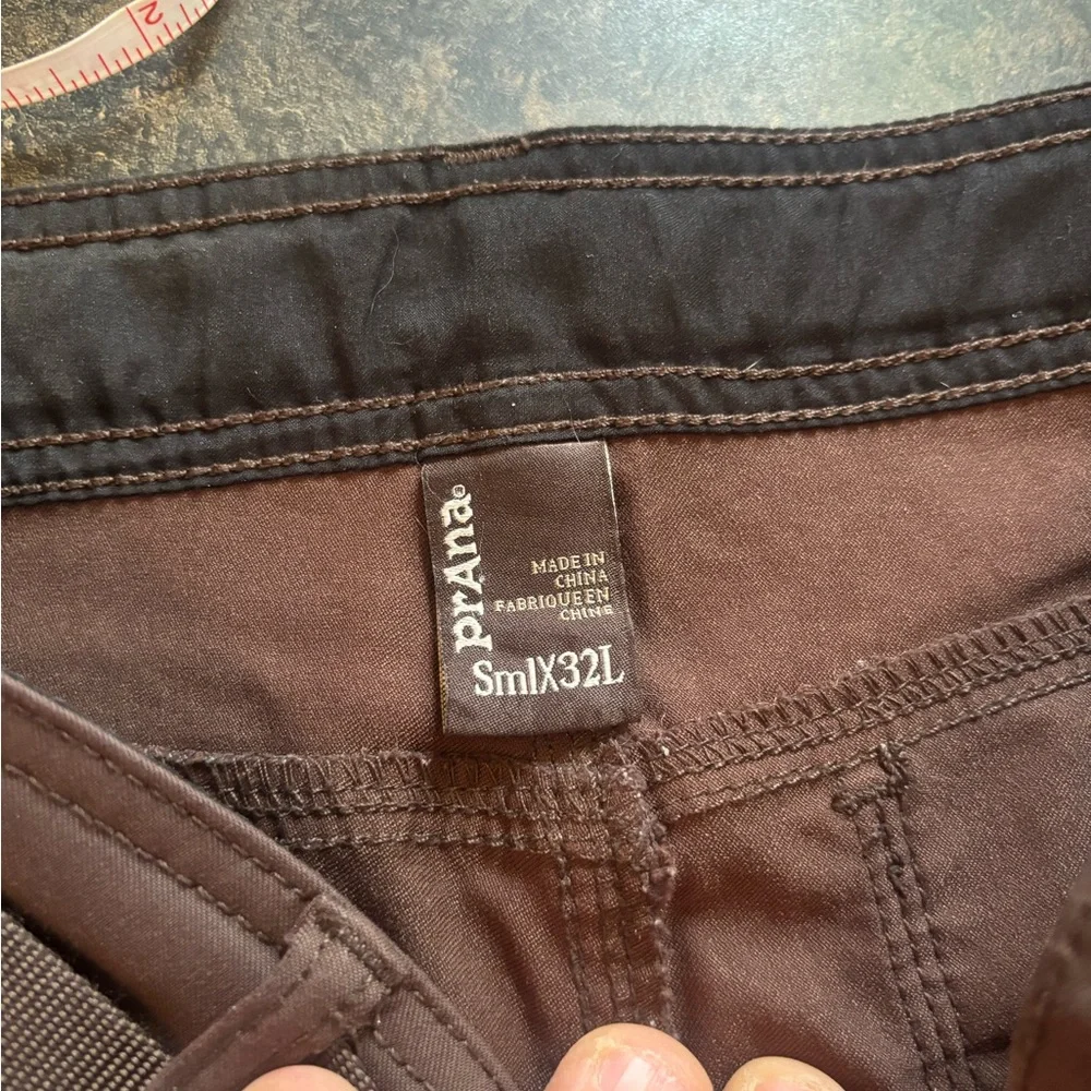 Prana Men's stretch Zion Pants in Brown Size S (30)x 32